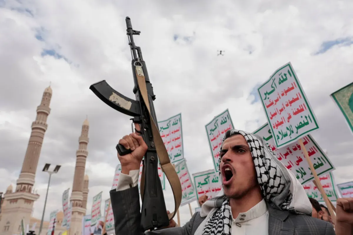 محللون سياسيون: الحوثي يرسخ الخرافة ويهدد بإلغاء فكرة الدولة في وعي اليمنيين