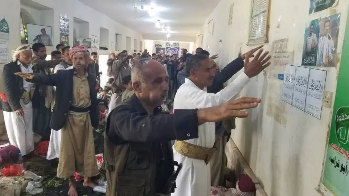 ناشطون وإعلاميون يهاجمون الحوثيين بسبب البذخ في احتفالات "الولاية" وسط تفاقم معاناة اليمنيين