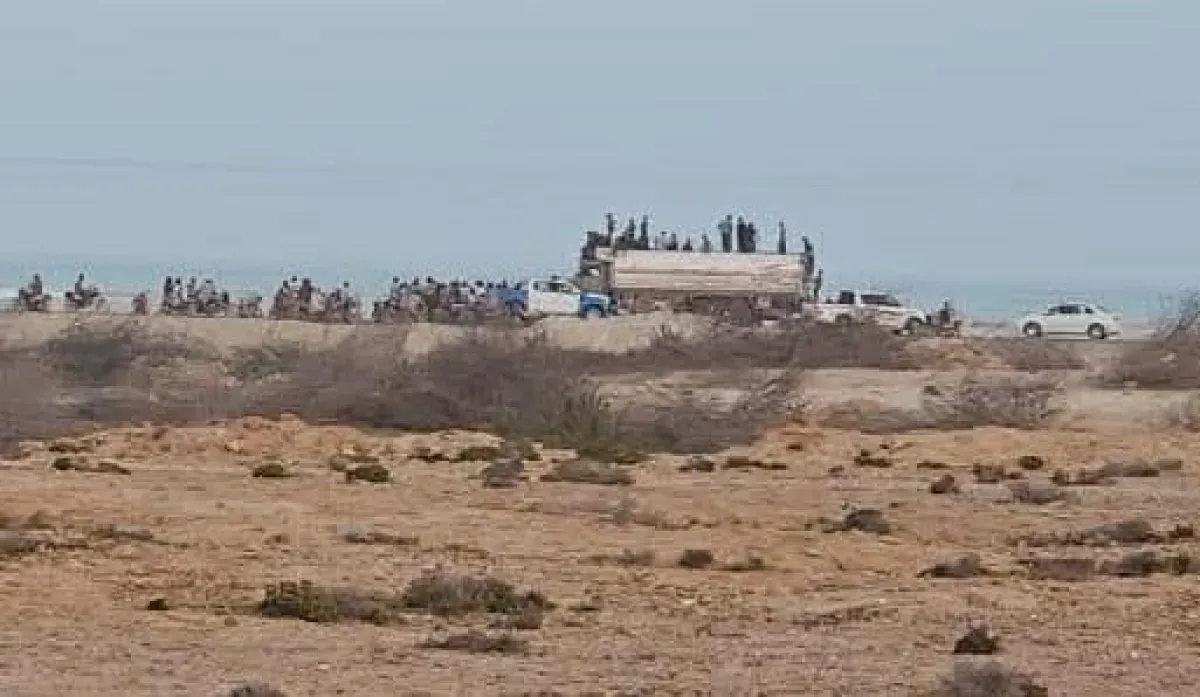 احتجاجات في المهرة تقطع طريق ناقلات وقود كهرباء الغيضة
