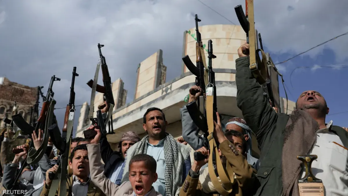 إغلاق آخر مصنع للدفاتر المدرسية في صنعاء بفعل ممارسات الحوثيين