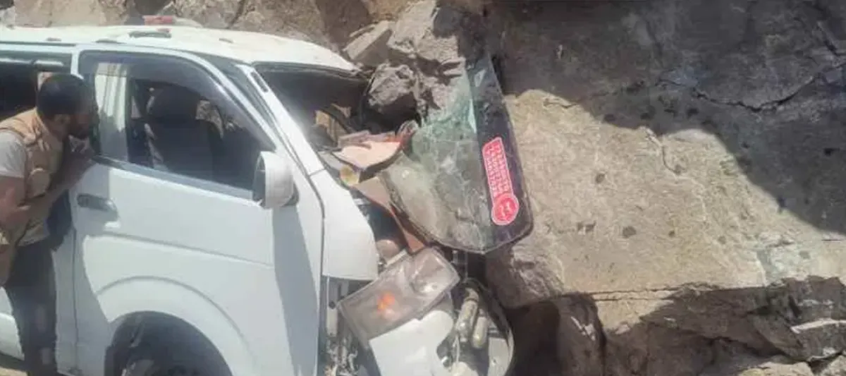 إصابة عدد من المسافرين في حادث مروري بنقيل هيجة العبد