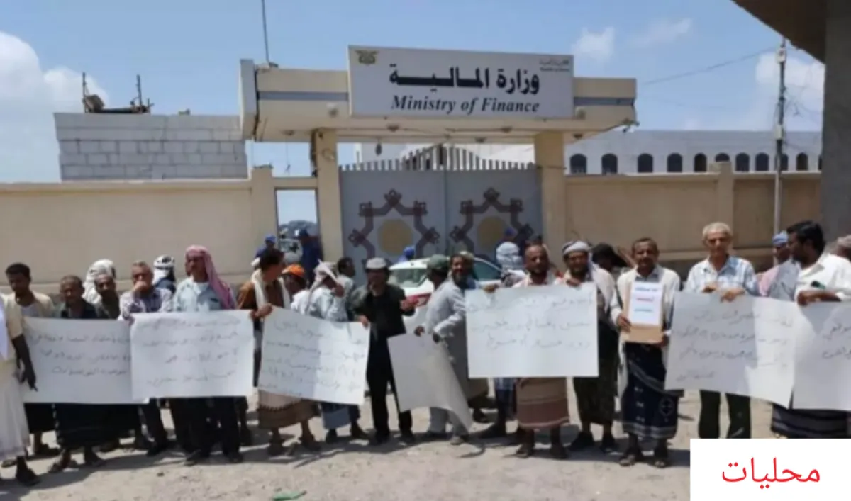 المنفيون في وطنهم.. حين تصبح صفة "نازح" عقوبةً وظيفية في دهاليز الدولة