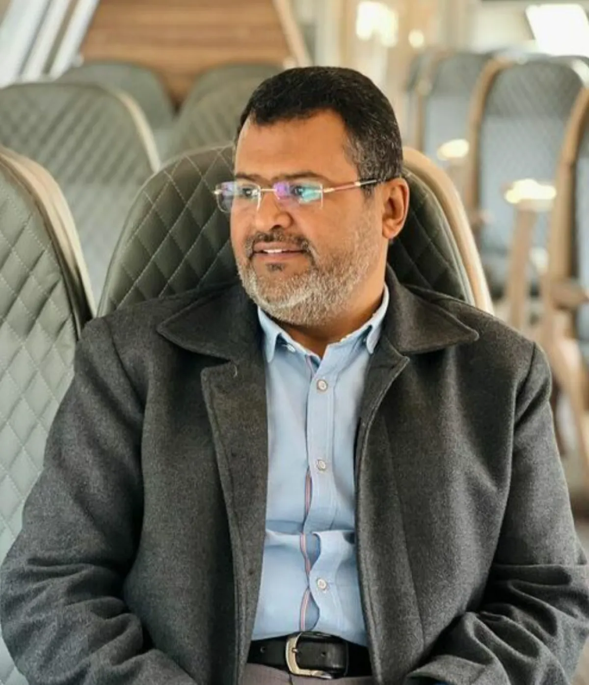 محمد الخامري يروي تعرضه لإهانة في مطار إسطنبول بسبب الجواز اليمني وكيف "تحول الموقف 180 درجة" بعد إبراز الجواز البلجيكي