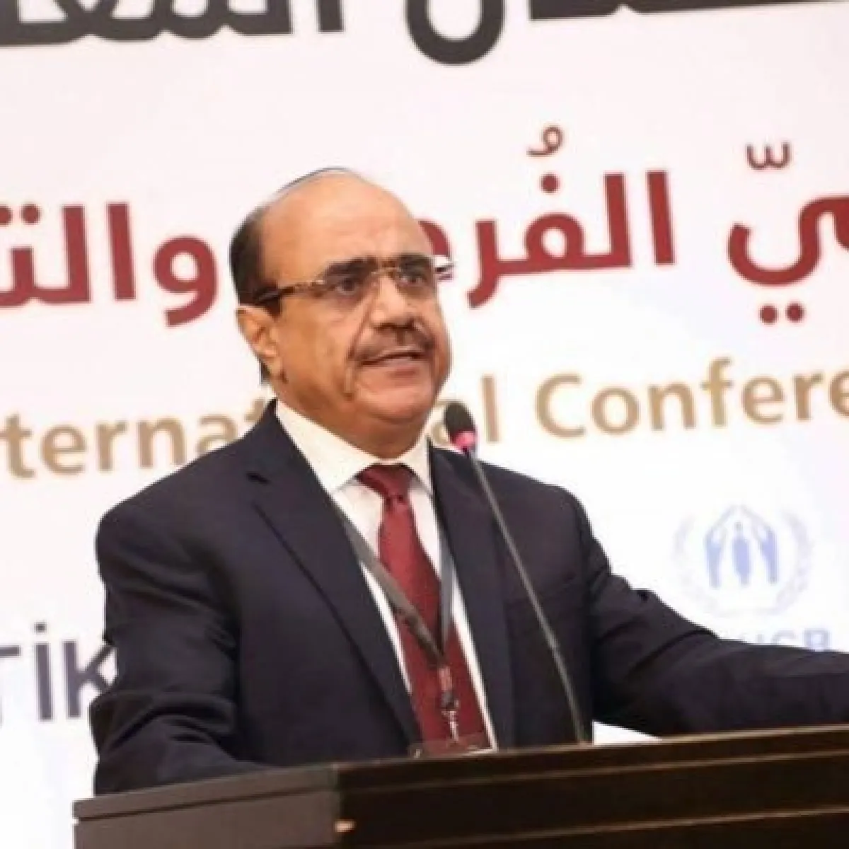 فند شهادة الاحمدي في اليمن بودكاست :  العمراني :  وزير دفاع " هادي" أبلغني بأنه لن يقاتل الحوثيين خلال حصارهم عمران