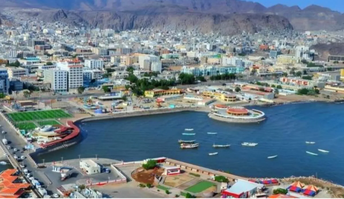 وصفها صحفي بارز بالجبال الكبيرة من الوهم.. فشل عمليات الشرعية والتحالف لضبط الأوضاع في عدن.. سقطت ورقة التوت