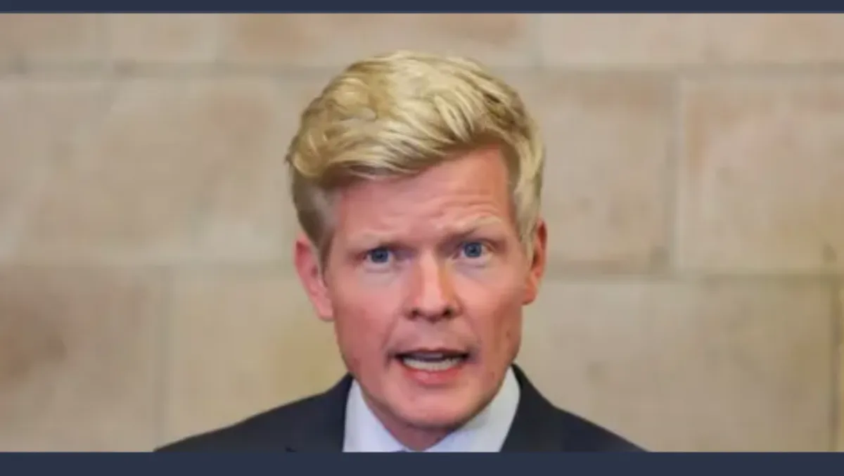 ردًا على بيانه .. سياسيون وناشطون يتهمون مبعوث الأمم المتحدة بالتغاضي عن تصعيد الحوثيين وإيران في اليمن