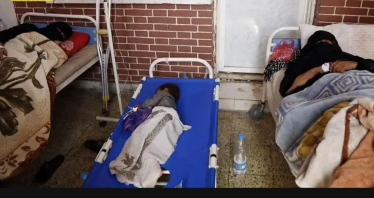 مدينة بأكملها تحولت إلى مصحة كبرى .. طوابير الموت والشفاء التجاري بمستشفيات وعيادات عدن