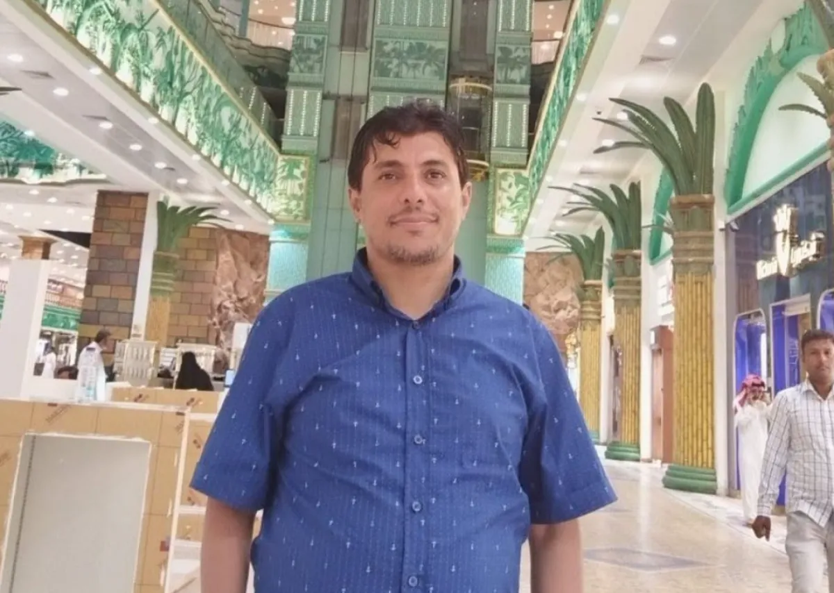 صحفي يعلن تعرضه لاعتداء في مأرب على خلفية انتقاد فني لنادي السد