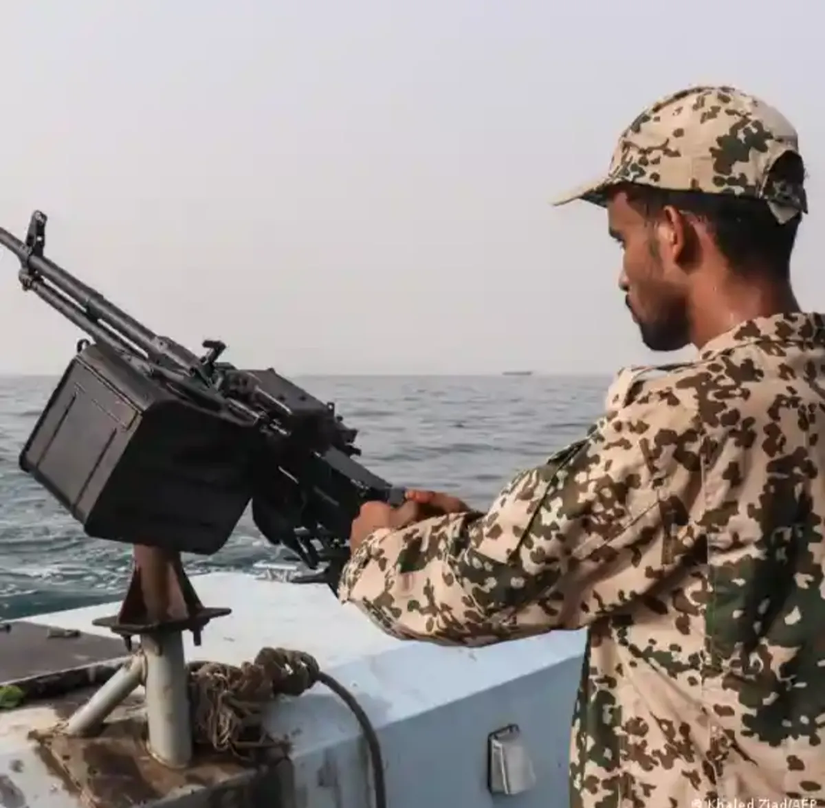غروندبرغ يحذر من عودة اليمن إلى صراع واسع ويدعو لضبط النفس