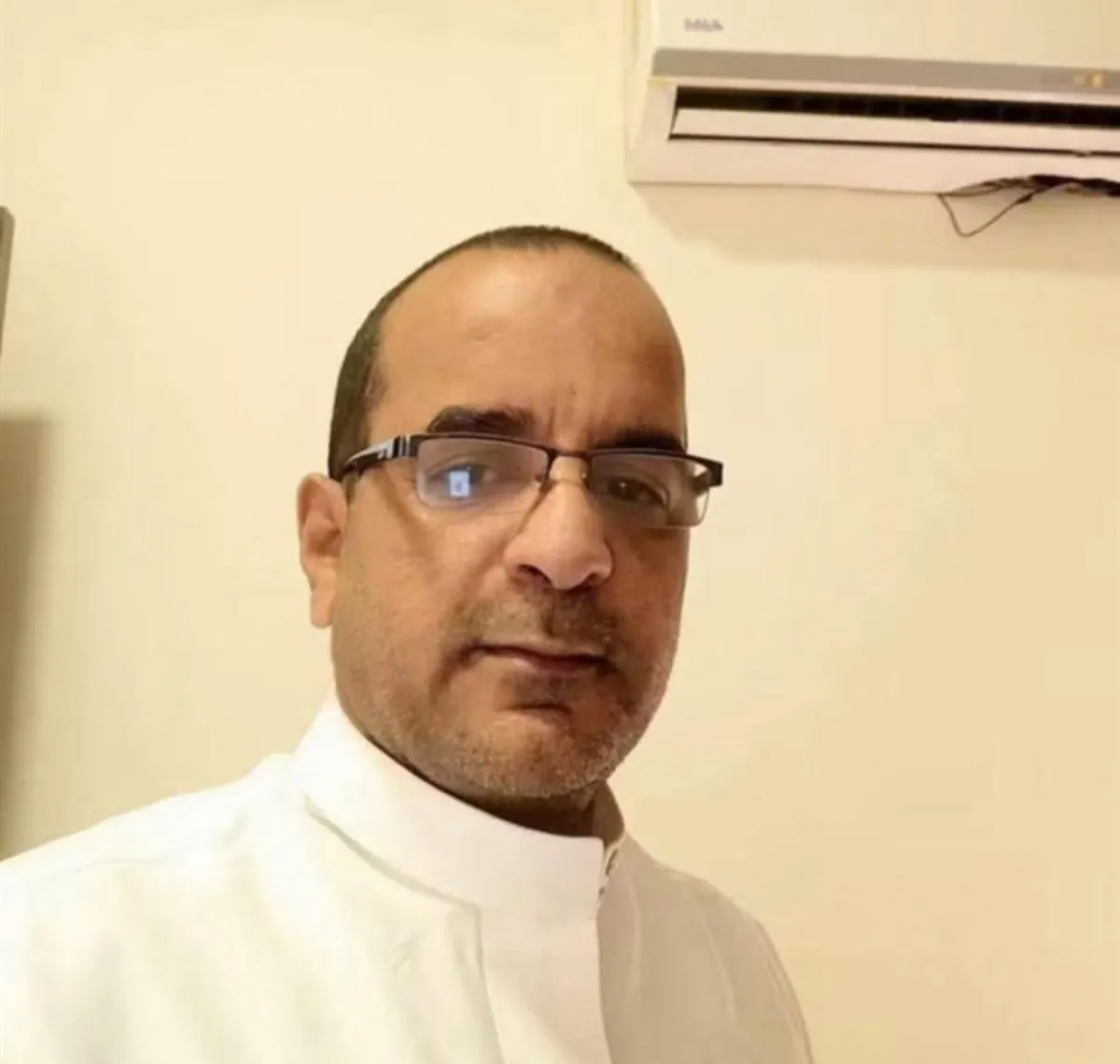 مقتل يمني طعنًا داخل مسجد في الصومال