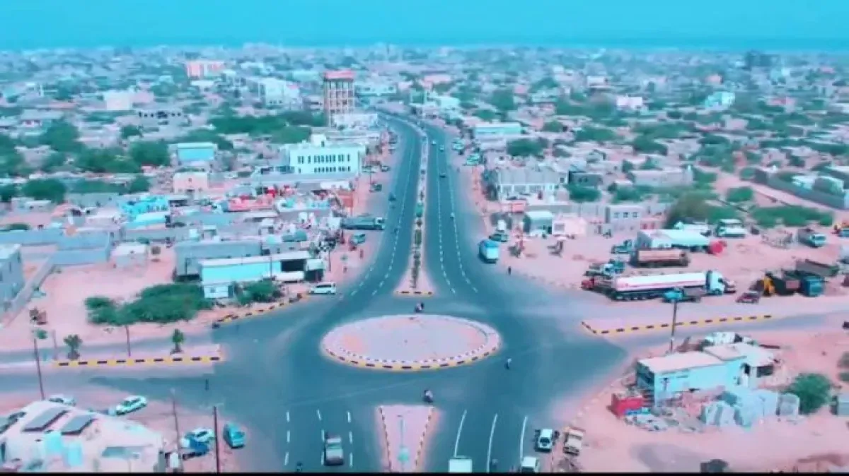 مراقبون: التصعيد الحوثي يستهدف ما تبقى من منشآت الدولة وبنيتها المدنية