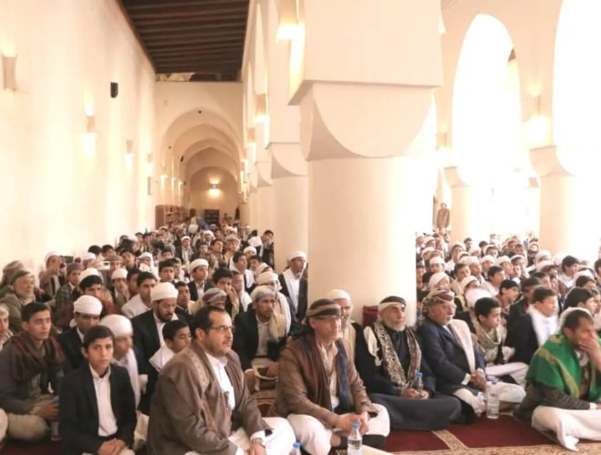 الحوثيون يحوّلون مساجد صنعاء إلى منصات تعبئة.. استغلال ديني ممنهج لاستقطاب الأطفال والفئات الأشد هشاشة