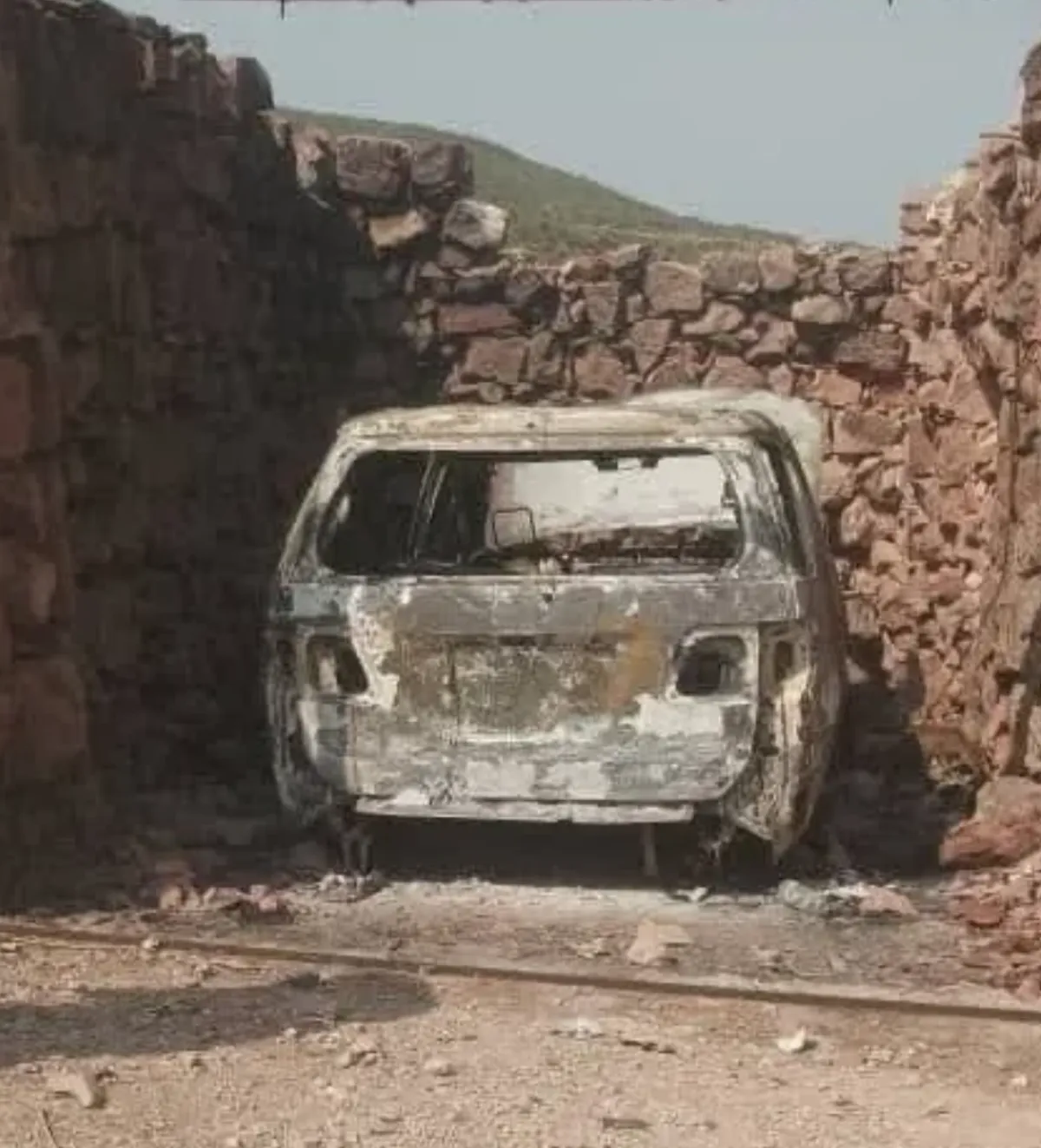 إحراق سيارة محامٍ في إب