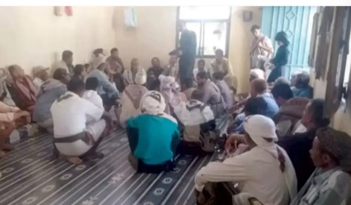 حملة اختطافات وإقالات حوثية بحق عقال الحارات في الحديدة بتهمة «الفشل في التحشيد»