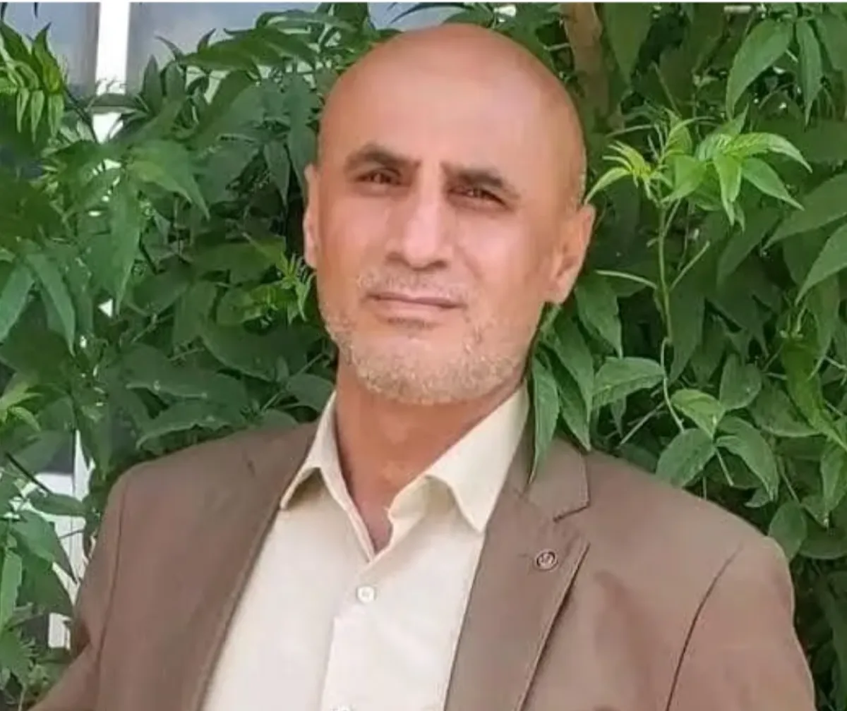 ابنة تربوي مختطف تحذر من تدهور حالته الصحية في سجون الحوثيين