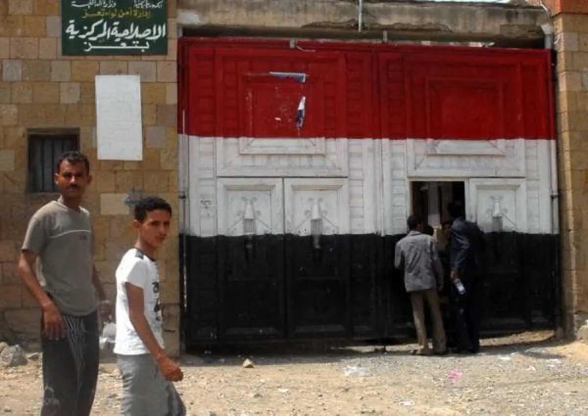 عاجل | قصف حوثي يستهدف محيط السجن المركزي في تعز وسط توتر متصاعد