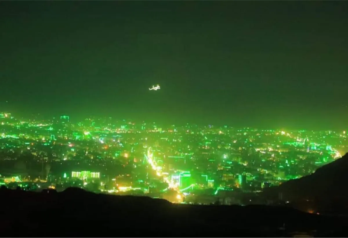 خلف البهرجة نهب واحتيال المولد النبوي في قبضة الحوثي.. مدن مغطاة باللون الأخضر وخطابات في المنابر تدعو لقتال اليمنيين