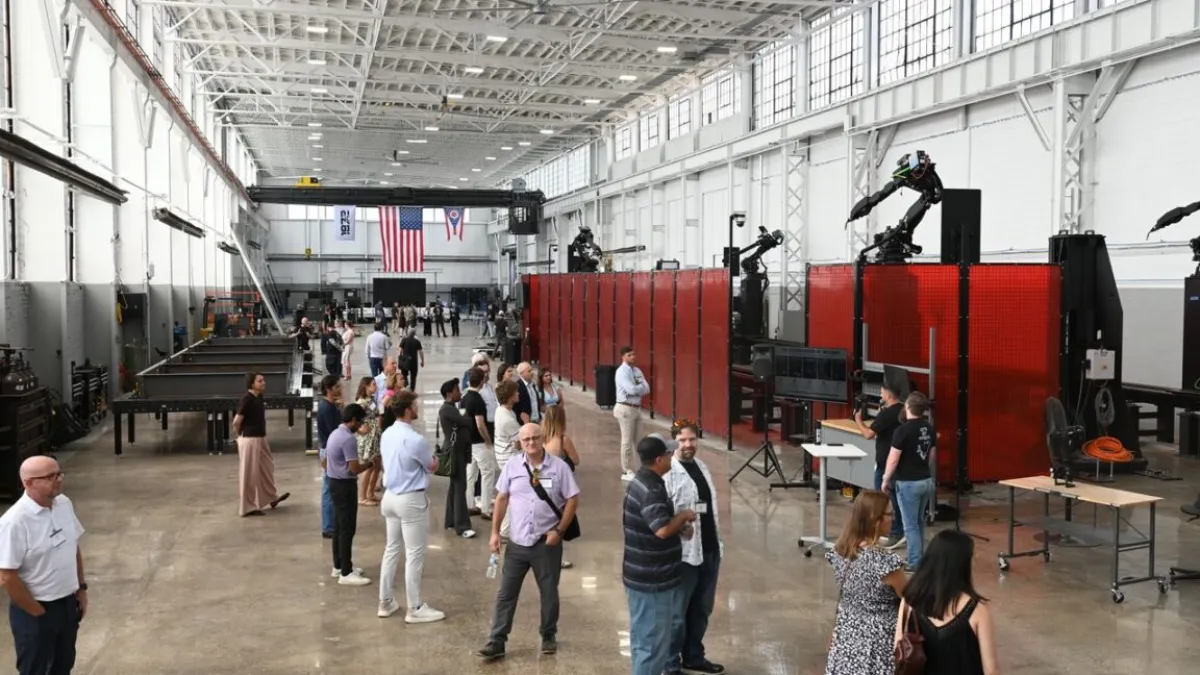 مهندسون سابقون في SpaceX يؤسسون مصنعاً روبوتياً لتصنيع قطع الصلب