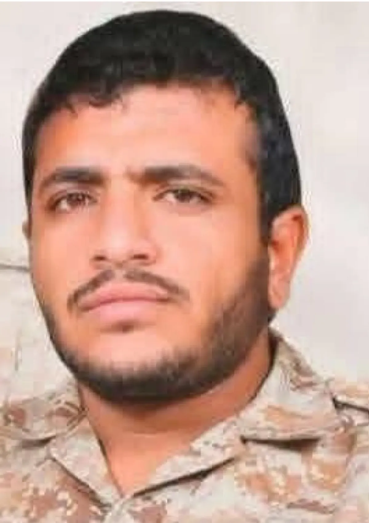 مليشيا الحوثي تقر بمقتل أحد أبرز عناصر حراسة شقيق عبدالملك الحوثي
