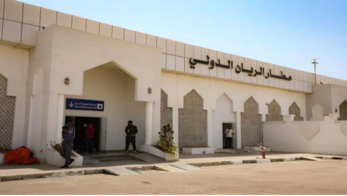 مسيّرات يُعتقد أنها حوثية تحلّق فوق أجواء مطار الريان بالمكلا