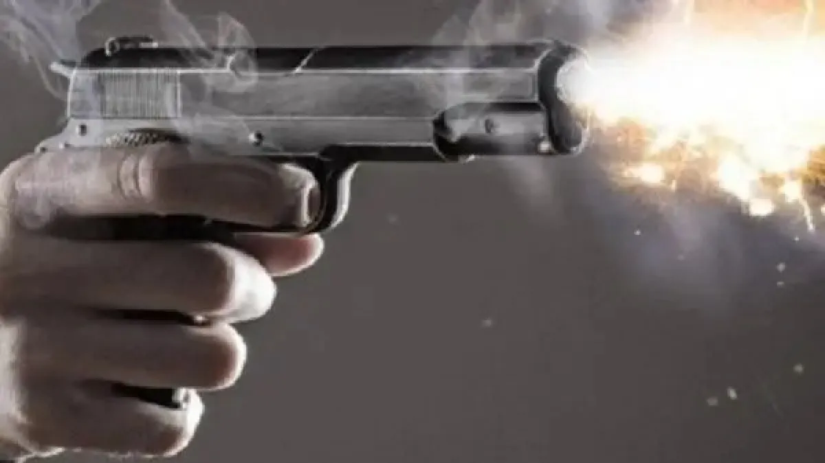 حوادث مأساوية تضع حياة شابين على المحك.. رصاصة أثناء المزاح وحادثة غامضة في الرياض