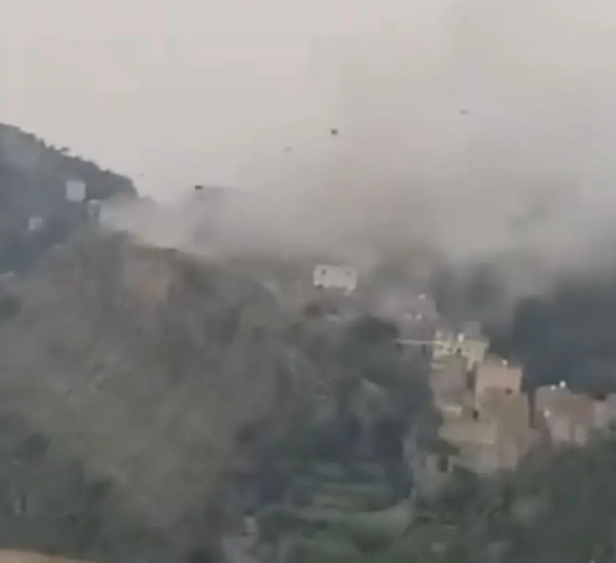 مليشيا الحوثي تتلقى تدريبات عشوائية على إطلاق الصواريخ تتسبب في سقوطها بقرى مناطق الشرعية