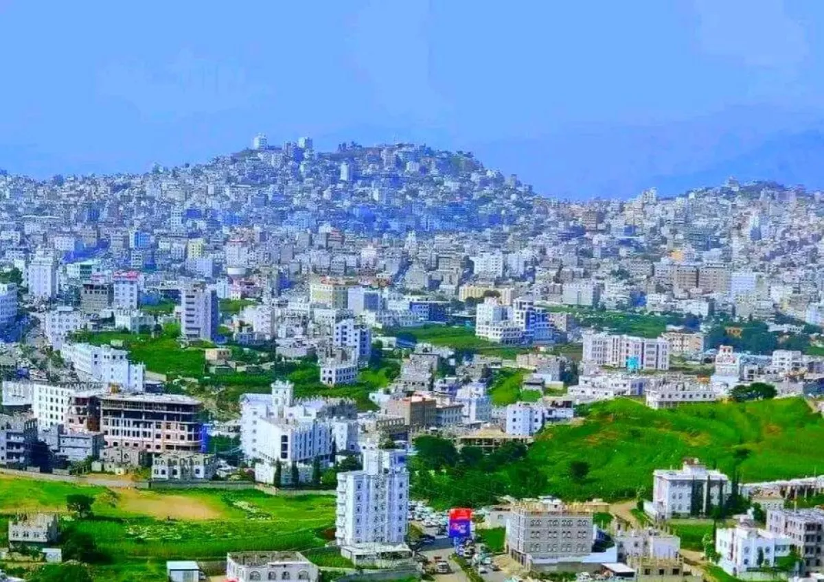 إب .. سويسرا العرب تحولت بفضل مليشيا الحوثي إلى  بنايات عشوائية شوهت المدينة