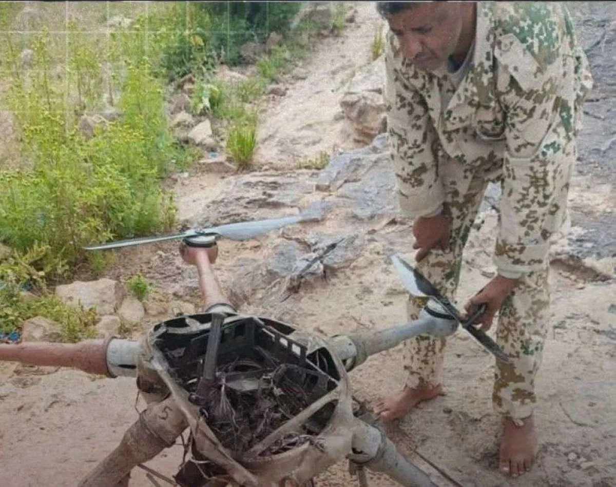 القوات الحكومية تسقط طائرة مسيرة للحوثيين في جبهة الصلو بتعز