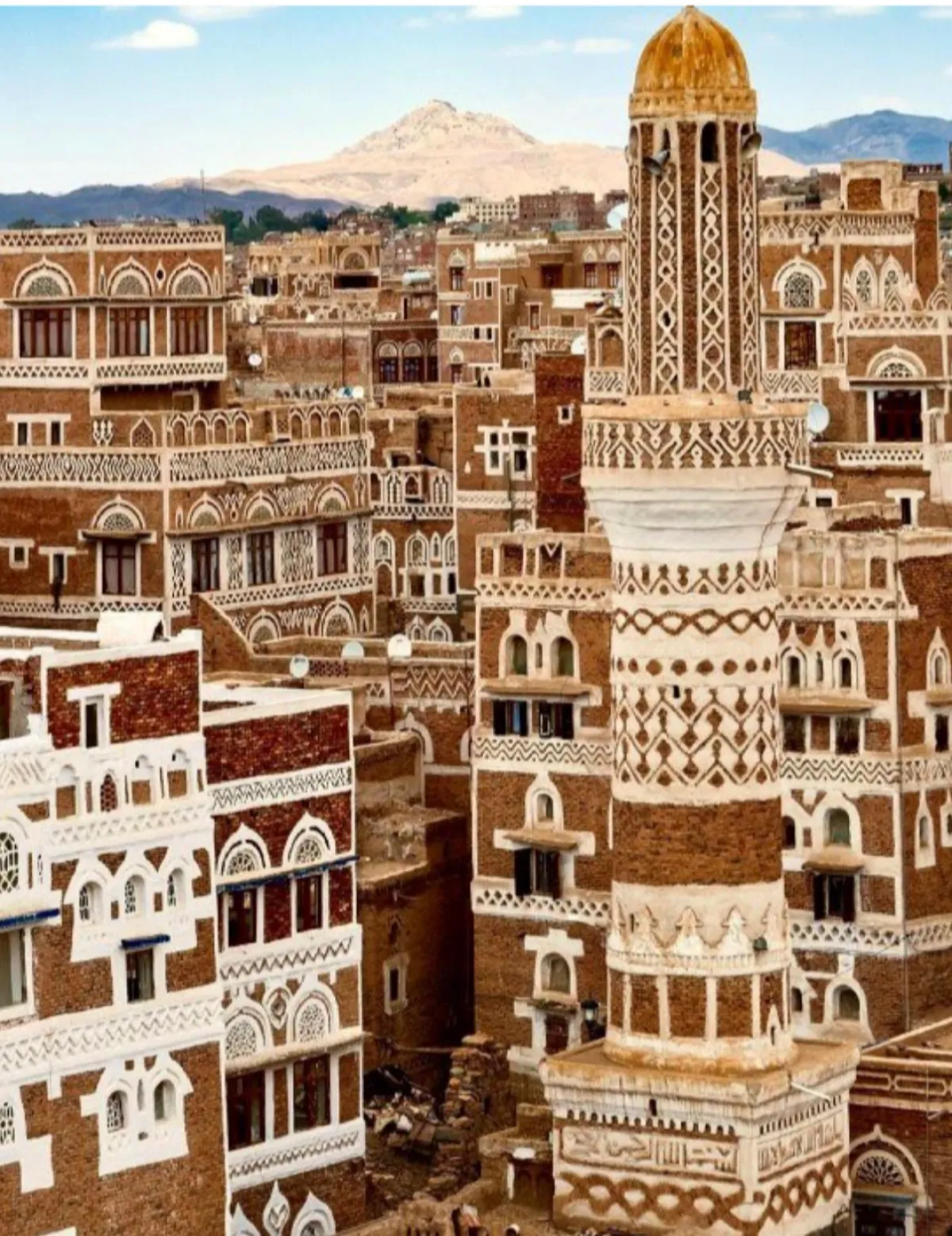 صنعاء في مهب الخراب .. كيف تحولت عاصمة التاريخ إلى مدينة طاردة للحياة