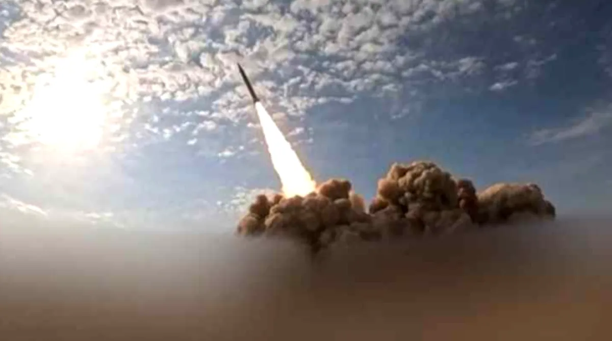 مليشيا الحوثي تطلق صاروخًا باليستيًا من الحوبان باتجاه الساحل الغربي