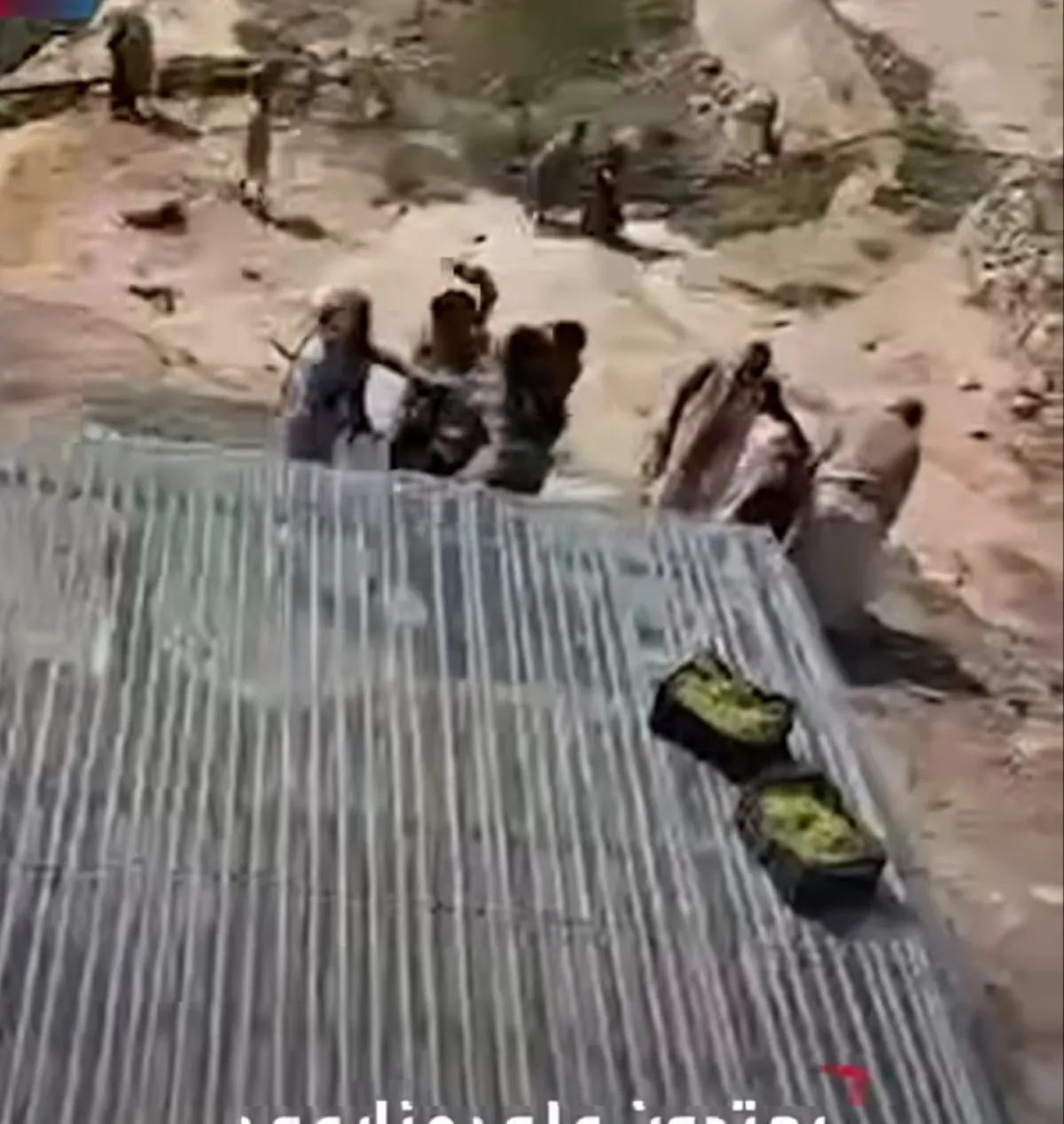 عناصر حوثية تعتدي على مزارعين وتروع النساء في بني حشيش