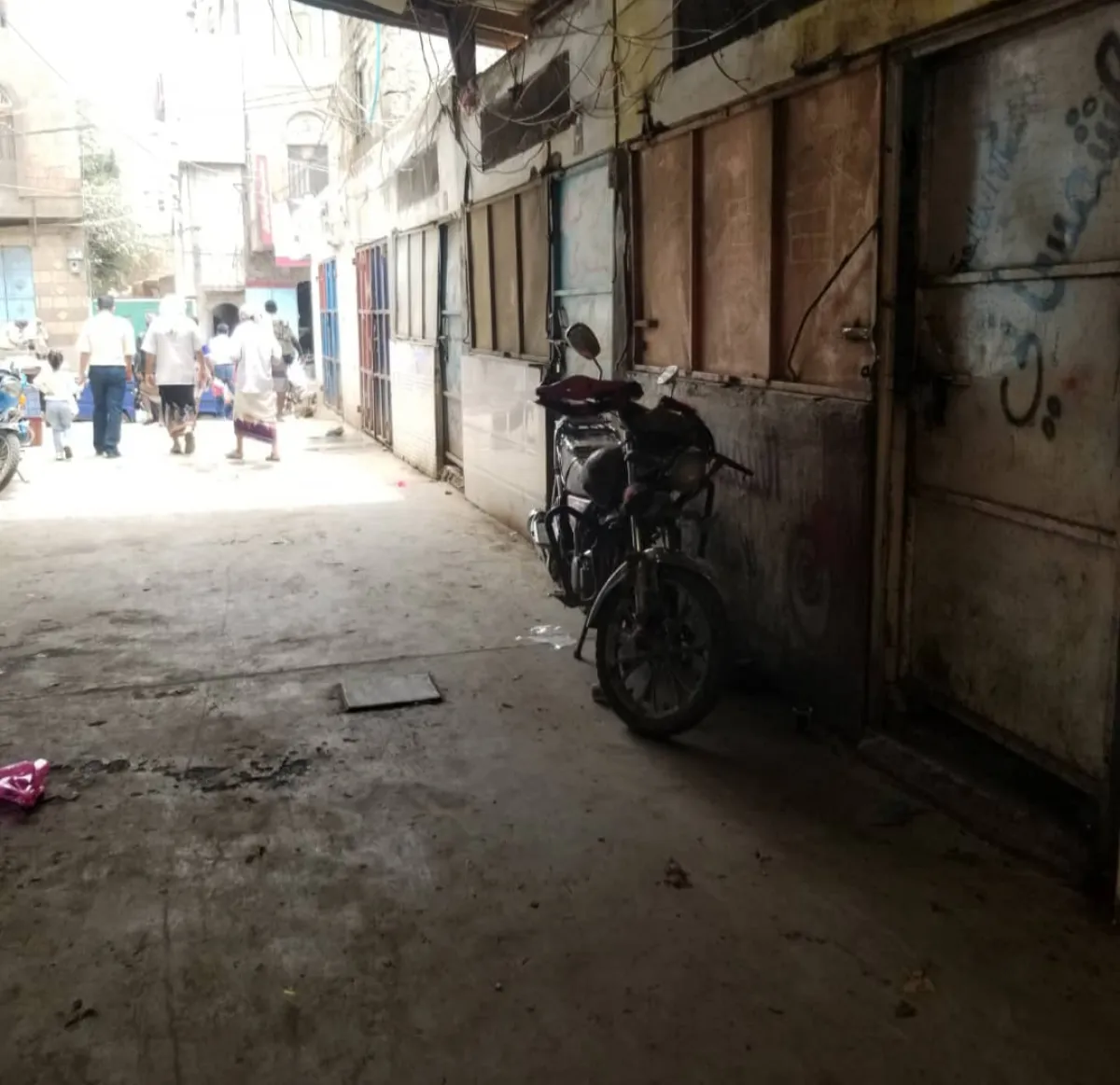 انهيار سوق الأسماك واللحوم في تعز بعد سيطرة الحوثيين على المخا