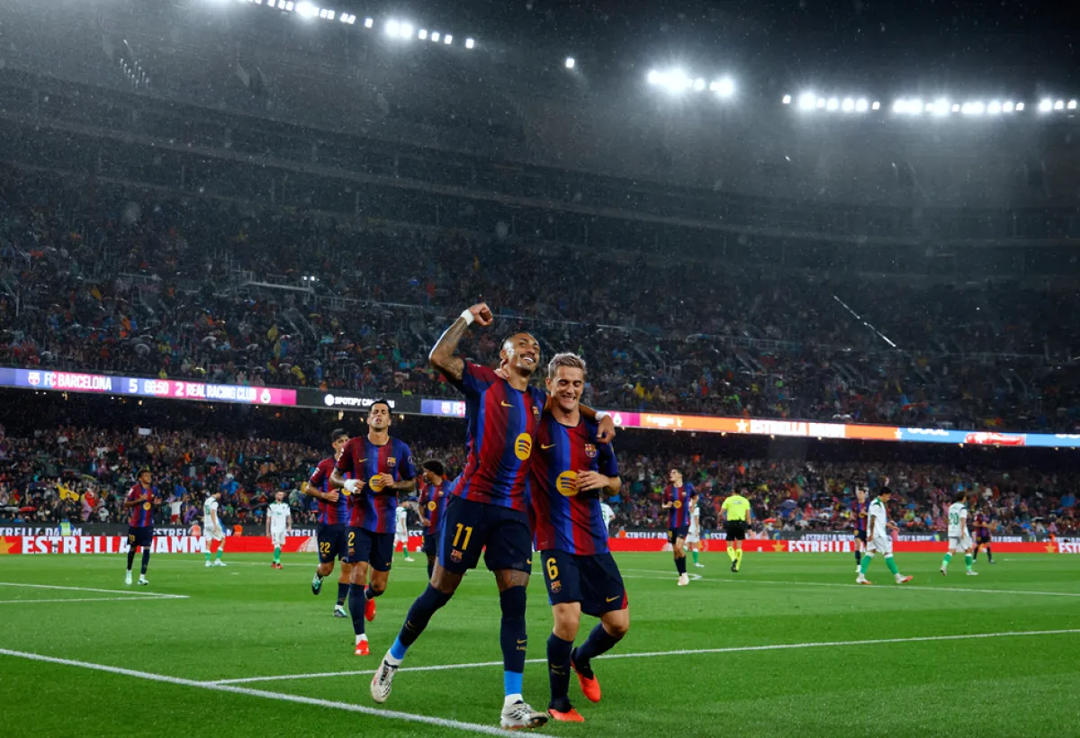 برشلونة يكتسح سانتاندير بسباعية ويتصدر الدوري الإسباني