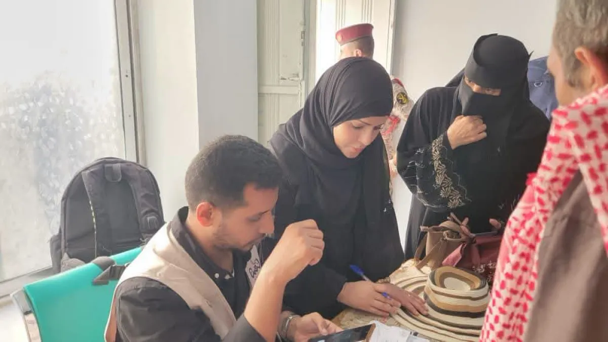 تدهور الأوضاع المالية والإدارية بالمستشفى الجمهوري بتعز وتأخر رواتب الكادر الصحي