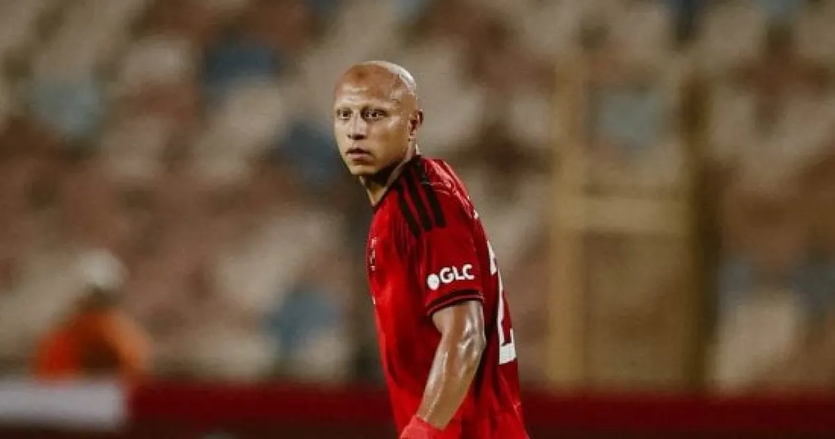 الأهلي يبحث عن مدافع مزدوج الجنسية لتدعيم خط الدفاع