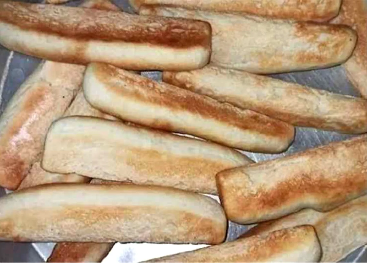 موجة غلاء جديدة .. ارتفاع أسعار الخبز في مناطق مليشيا الحوثي