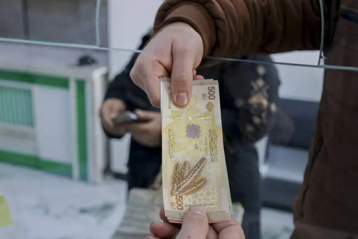 تحسن الليرة السورية مقابل الدولار في السوق الموازية