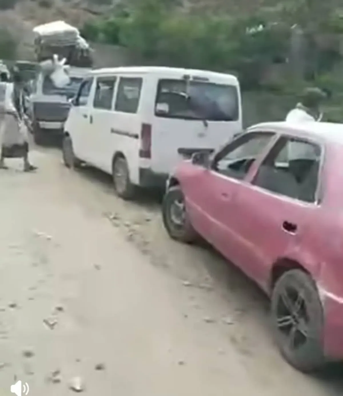 ازدحام مروري على طريق كربة - الصُحى بعد تفجير عبارة هيجة العبد