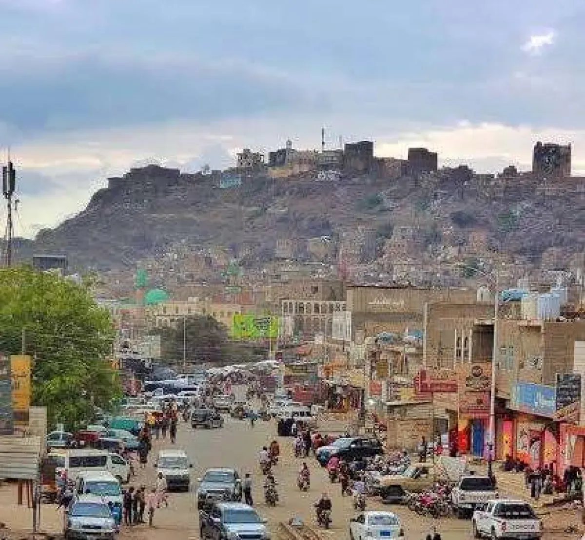 مقتل مدني وإصابة آخر بقصف حوثي على مزارع بالضالع