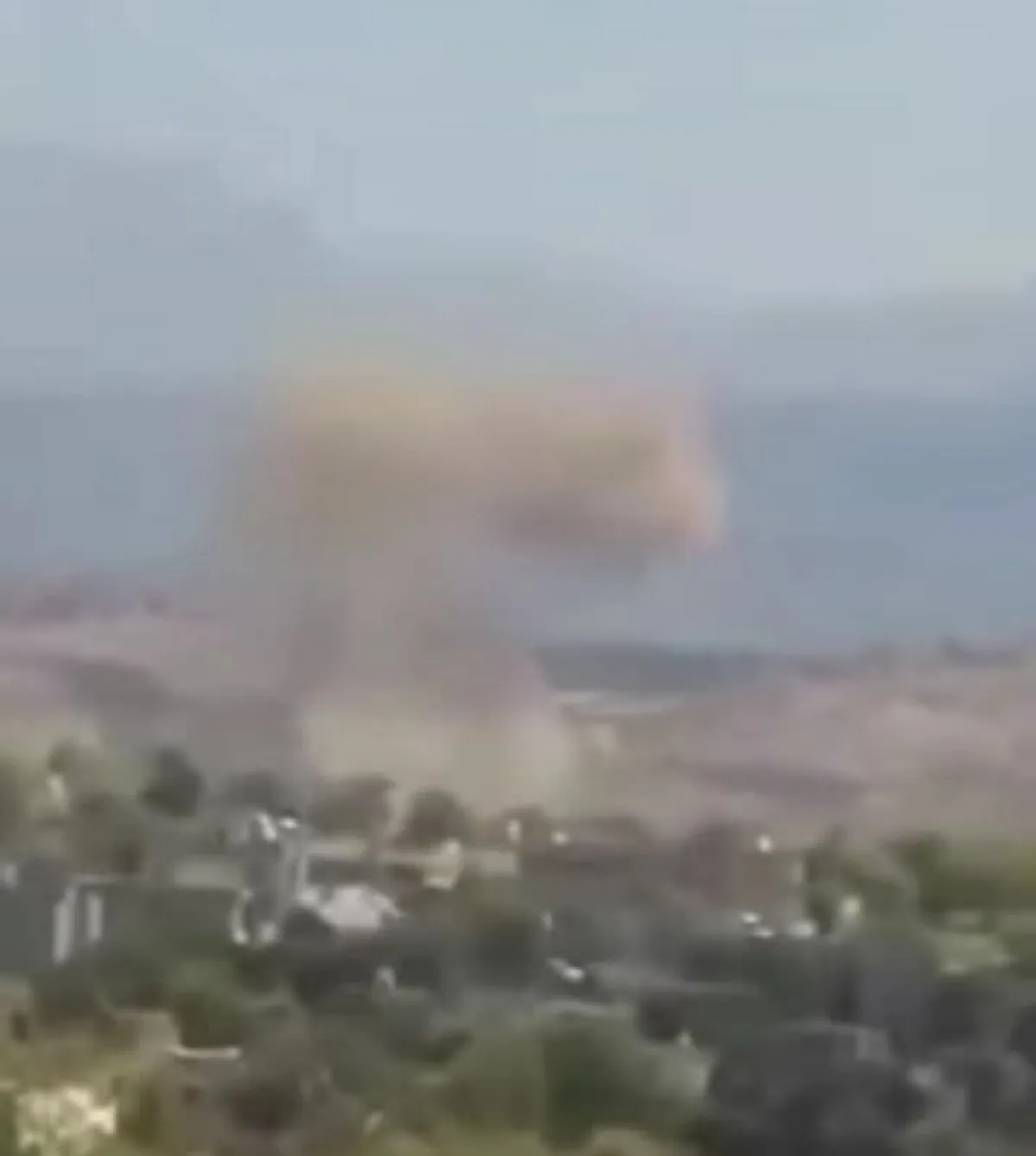 صاروخ حوثي يفشل في استهداف قوات العمالقة في باب المندب