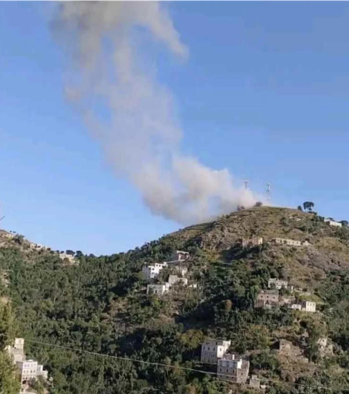 غارات جوية تستهدف أبراج الاتصالات في جبل حبشي غربي تعز