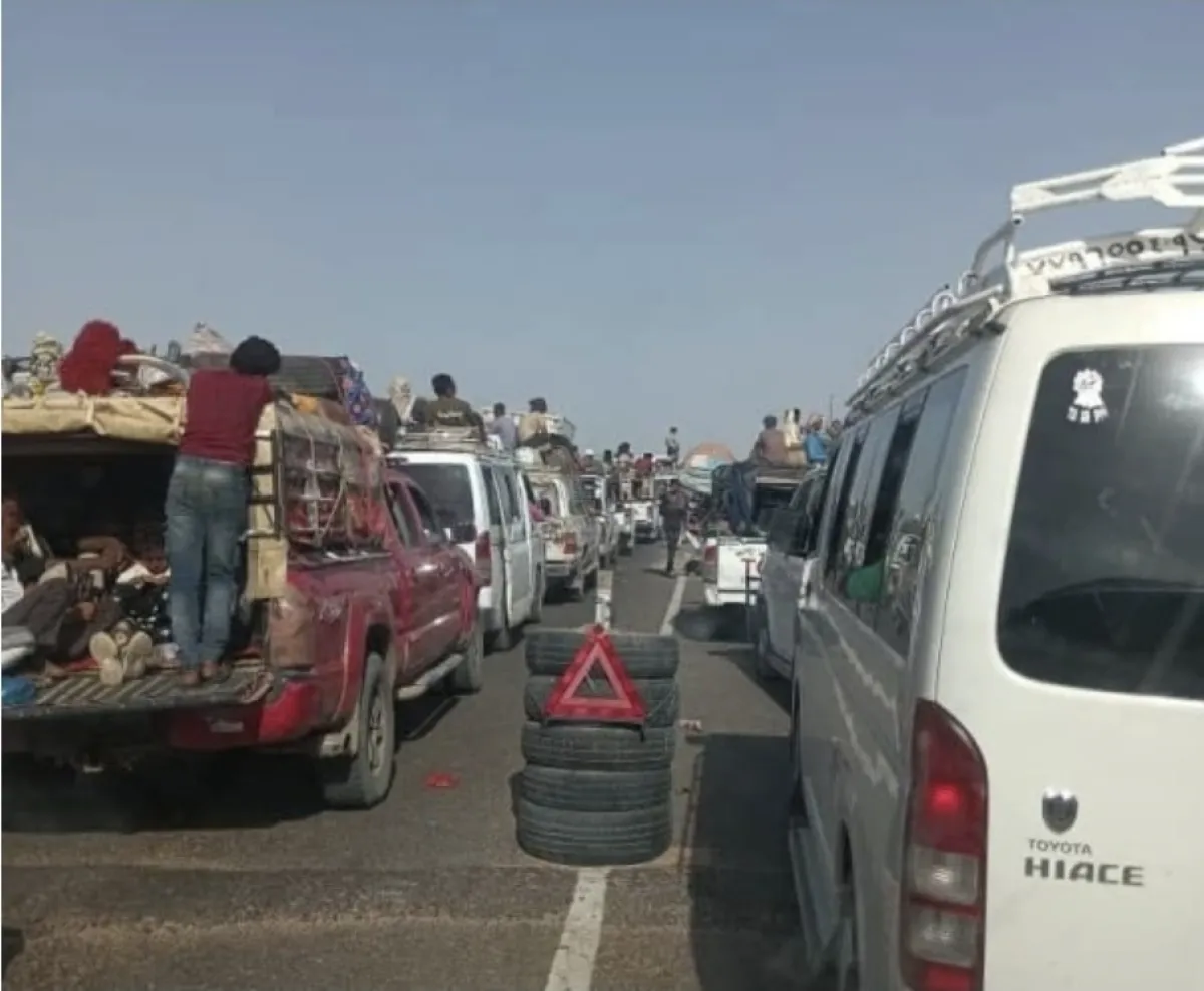 منعوا من دخول عدن .. مسافرون عالقون في نقطة الفرشة