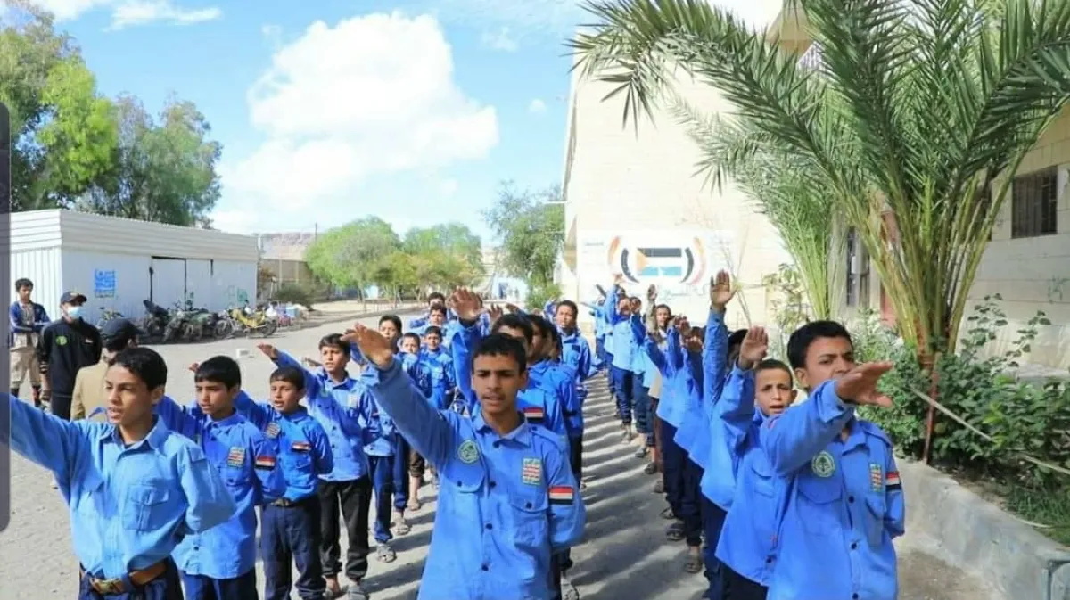 كيف تستغل عصابة الحوثي الفقر لتجنيد الأطفال والزج بهم في الجبهات؟