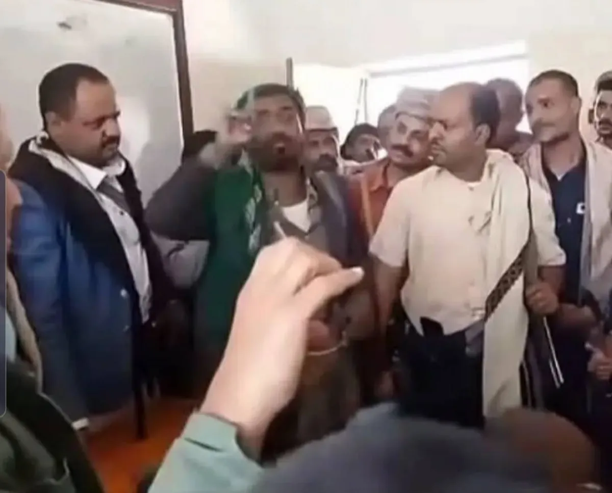 عصابة الحوثي تفشل في إعادة انتظام العملية التعليمية في مدارس الحجرية جنوب تعز