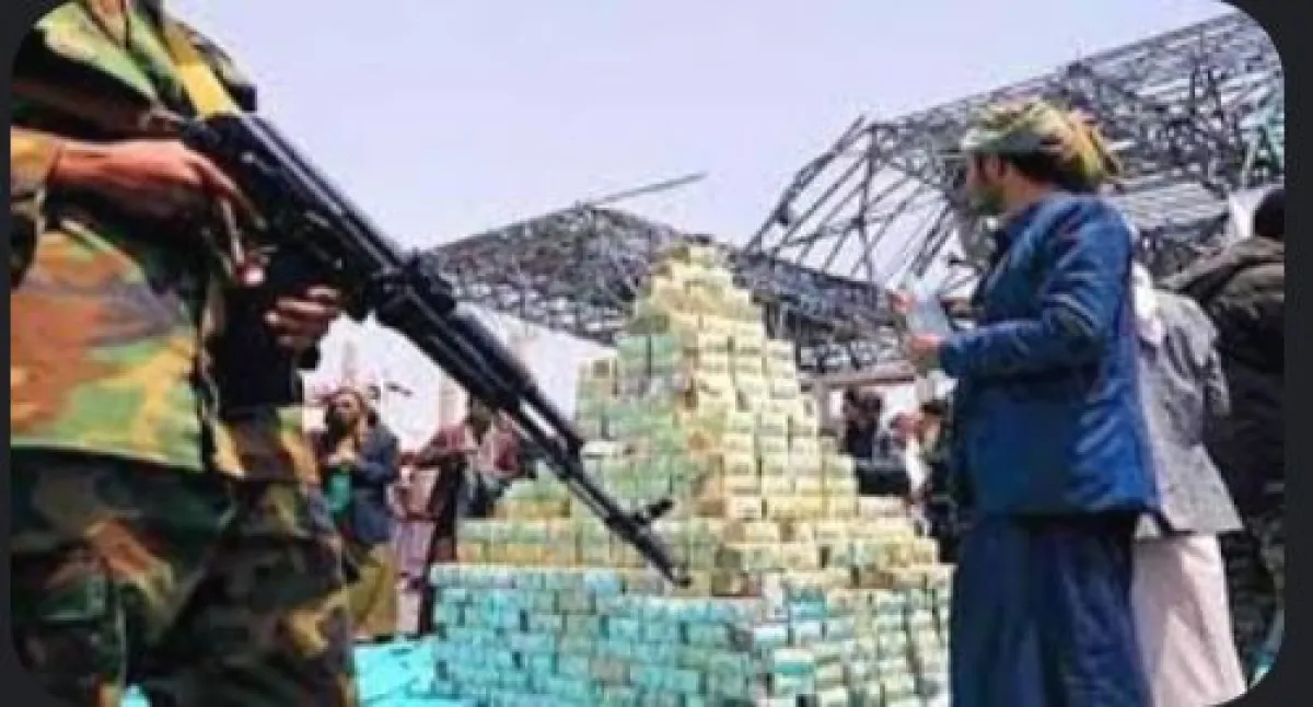 تزامناً مع انهيارها العسكري.. مليشيا الحوثي توقف 31 شركة صرافة وتخنق الحوالات بحثاً عن تمويل للحرب