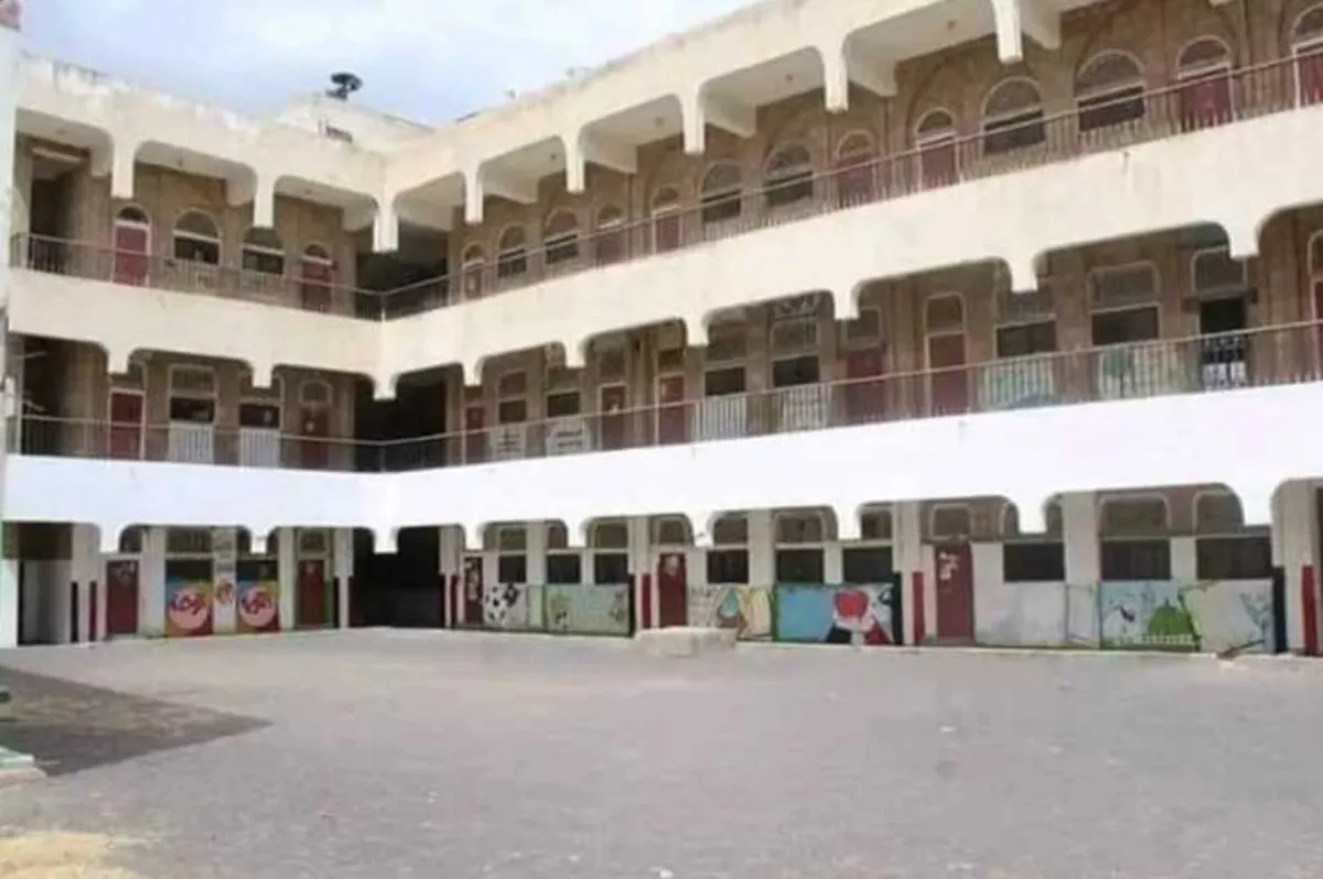 مليشيا الحوثي تحوّل 21 مدرسة في تعز إلى ثكنات عسكرية ومراكز قيادة