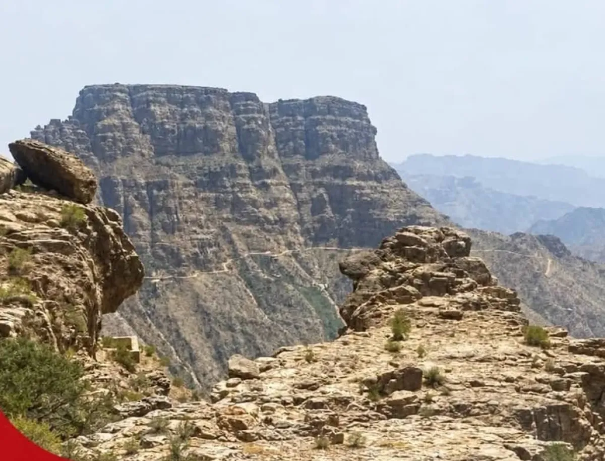 أبناء المقاطرة يرفضون تهديدات الحوثيين بإخلاء منازلهم ويؤكدون الدفاع عن القلعة