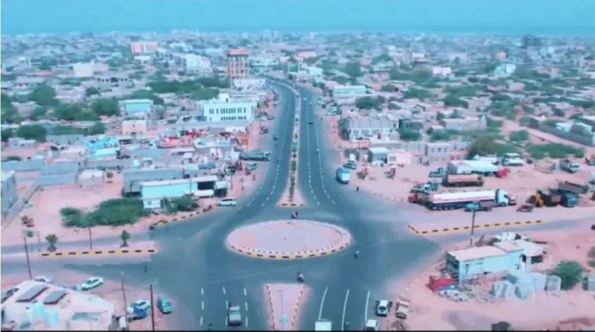 المخا.. مليشيا الحوثي تحول الاحياء السكنية والمساجد لثكنات عسكرية هربا من الغارات