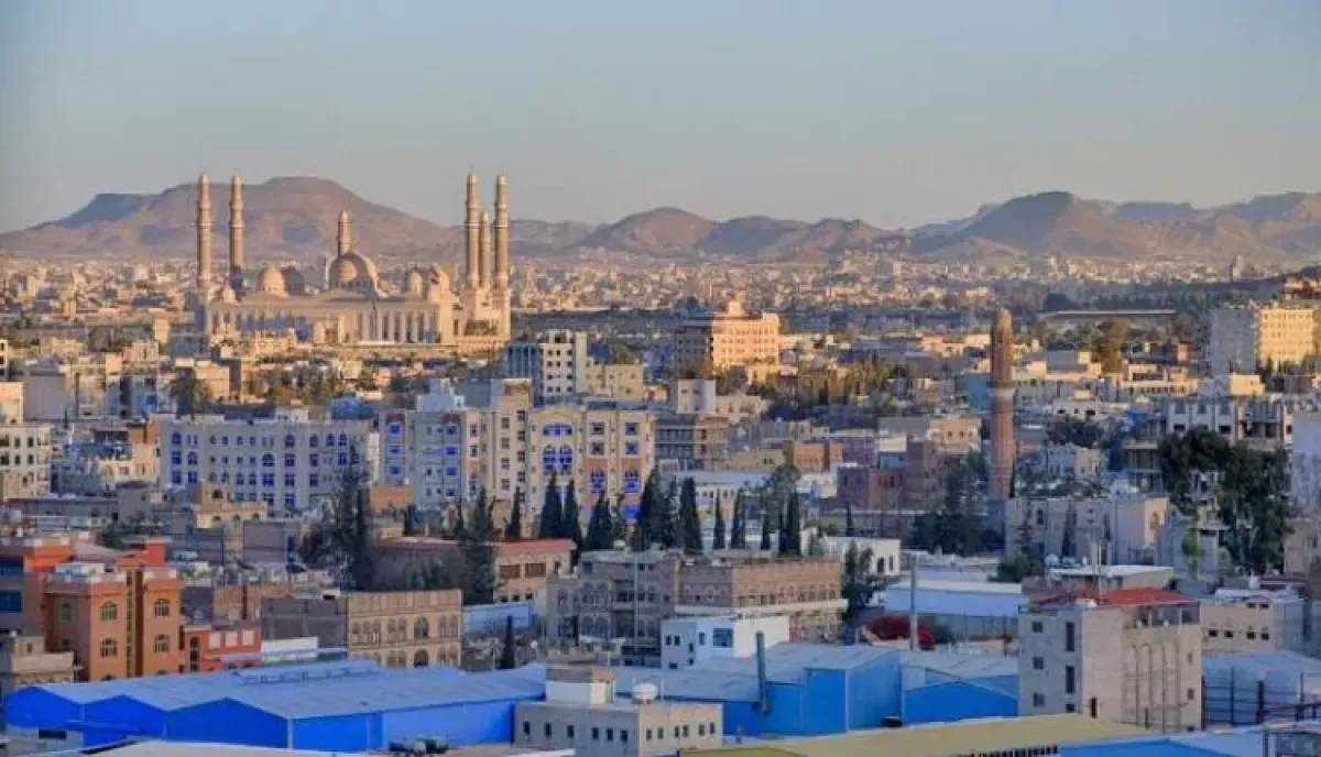 الحوثيون يطلقون صاروخاً باليستياً من صنعاء نحو وجهة غير محددة